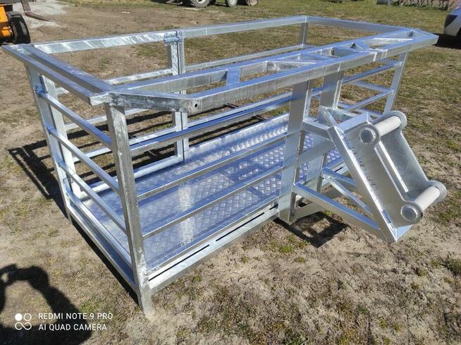 Kosz narzędziowy do JCB, MERLO, MANITOU, skrętny