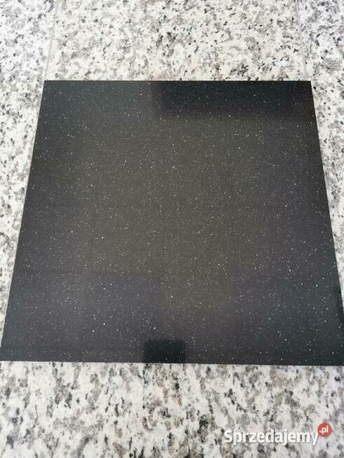 Konglomerat kwarcowy NARON 30x30x1,2 poler