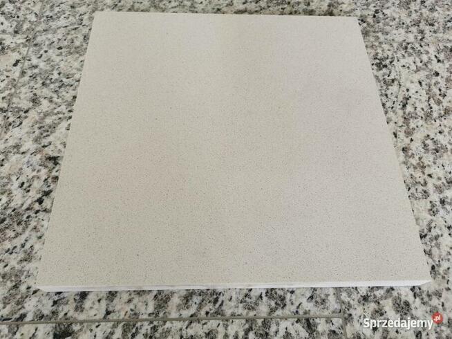 Konglomerat kwarcowy BIANCO 30x30x2 poler