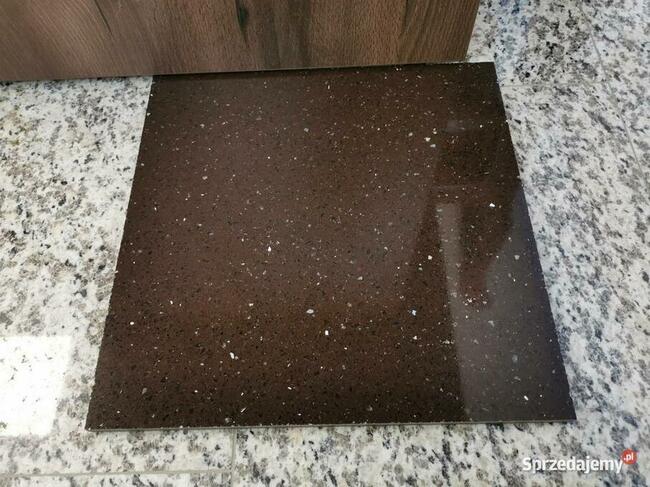 Konglomerat kwarcowy MARRON LUCIENTE 30x30x1 poler