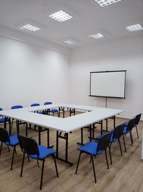 Wynajem sali (konferencyjnej)