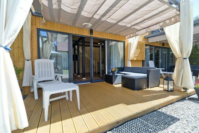 Domki Dwie Fale_w centrum_blisko plaży