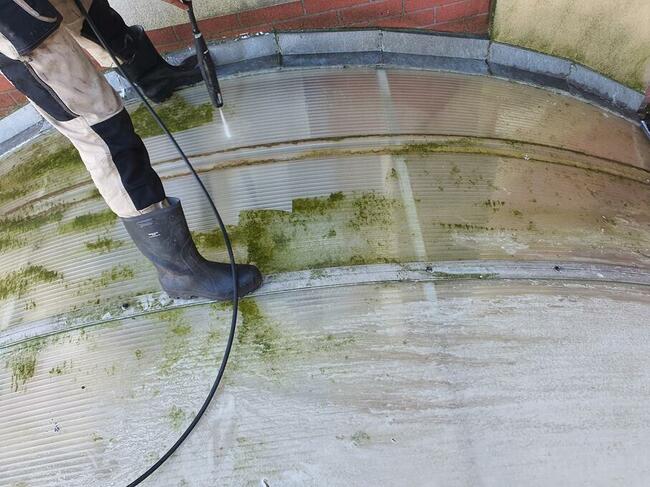 Sprzątanie balkonów usuwanie ptasich odchodów