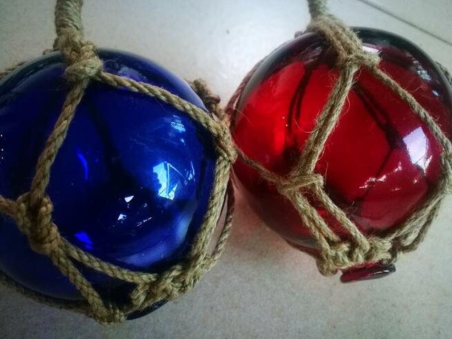 Szklane boje rybackie na sznurku zestaw