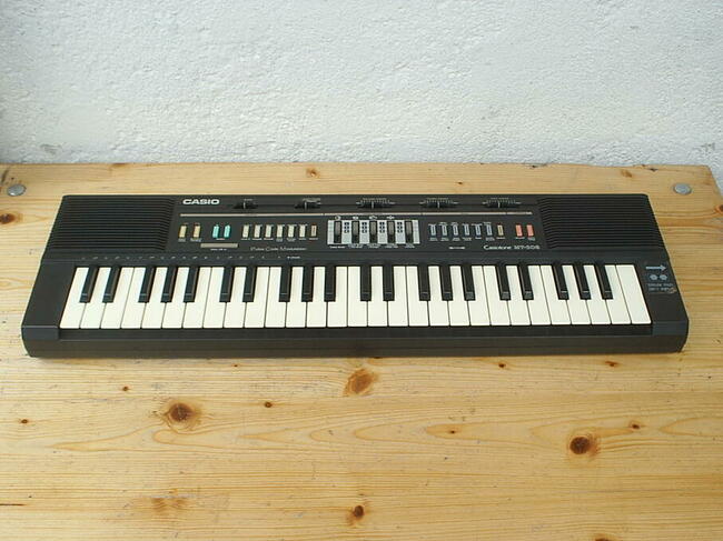 Keyboard dla dzieci Casio MT-205, lata 80-te