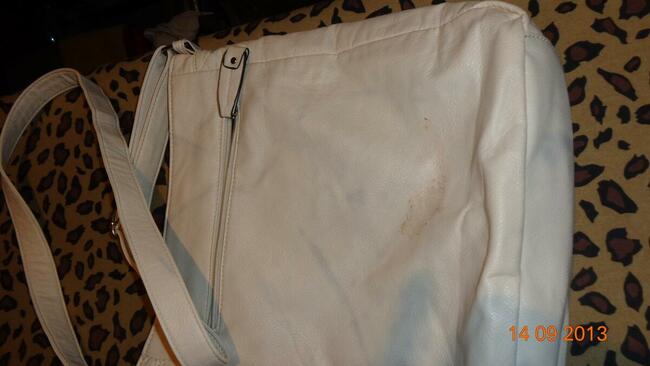 Torebka kremowa na długim pasku