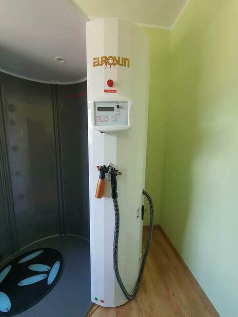 Automatyczna kabina do opalania natryskowego bezobsługowa