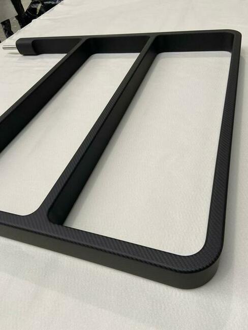 Elementy z carbonu Produkcja i naprawa włókna węglowego