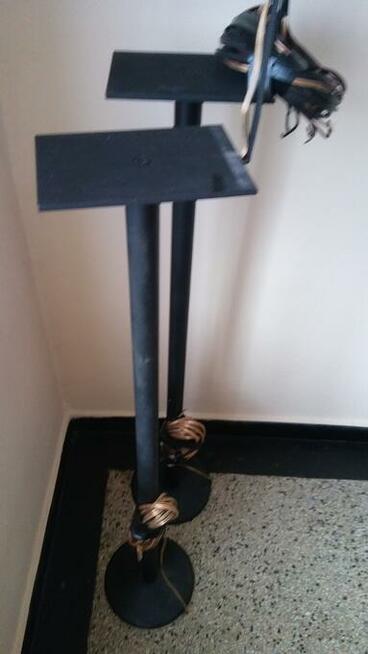 Sprzedam stojaki pod satelitki małe