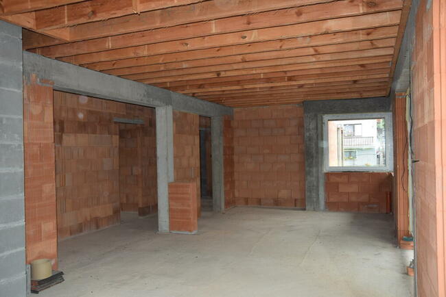 Nowoczesny parterowy dom pod lasem,