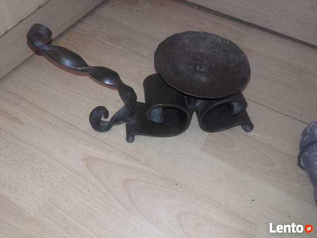 Świecznik kuty młotem