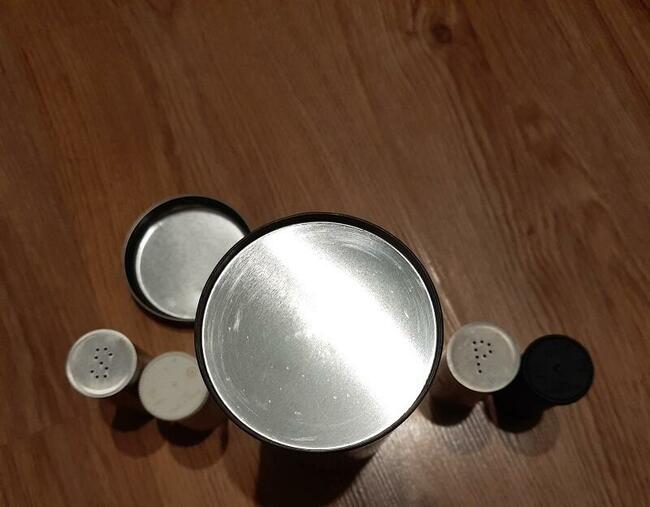 PLATS Solniczka i pieprzniczka+pojemnik na herbatę