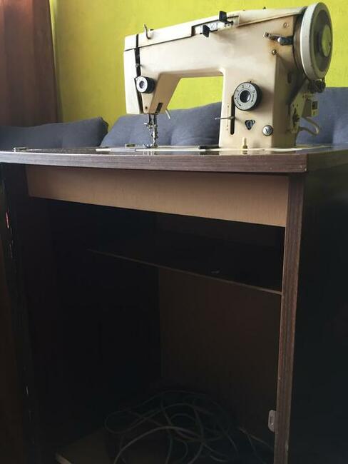 Sprzedam maszynè do szycia Predom Łucznik PRL