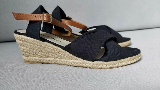 Nowe sandałki damskie rozmiar 39