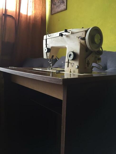 Sprzedam maszynè do szycia Predom Łucznik PRL