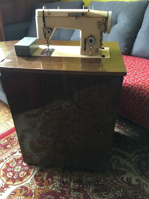 Sprzedam maszynè do szycia Predom Łucznik PRL