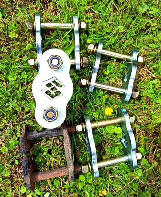 Wieszaki resorów Suzuki Samurai 120/150mm