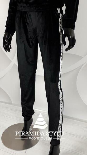 Dres welurowy z lampasem Dobra jakość ! PROMOCJA !!!