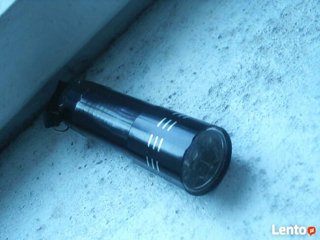 Mała latarka LED