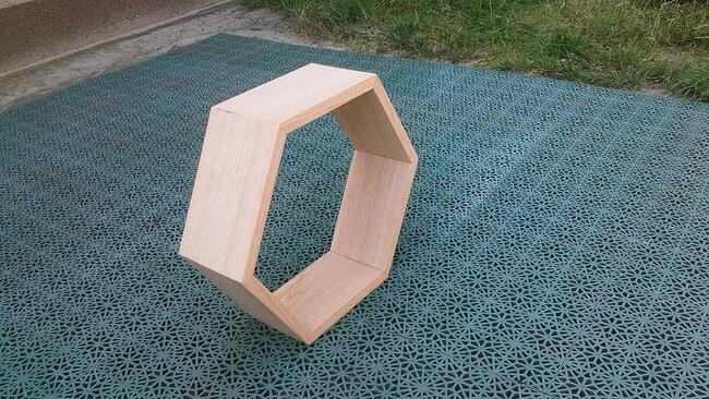 półka na ścianę sześciokąt