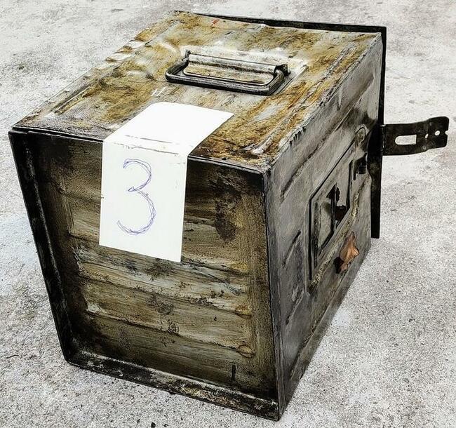 SKRZYNKA METALOWA POJEMNIK MAGAZYNOWY ZAMYKANY HOBOK UŻYWANY