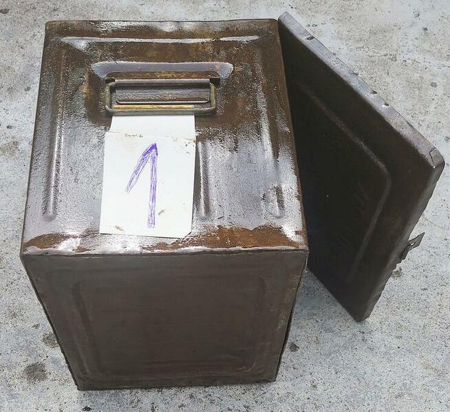 SKRZYNKA METALOWA POJEMNIK MAGAZYNOWY ZAMYKANY HOBOK UŻYWANY