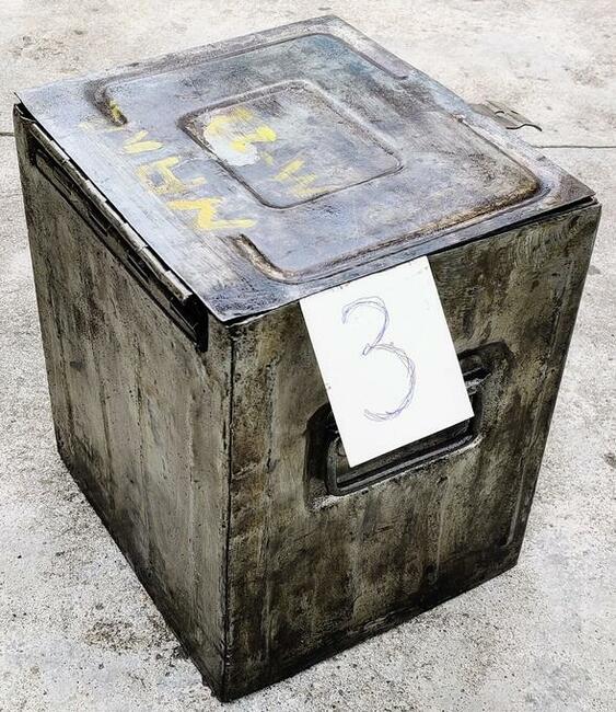 SKRZYNKA METALOWA POJEMNIK MAGAZYNOWY ZAMYKANY HOBOK UŻYWANY