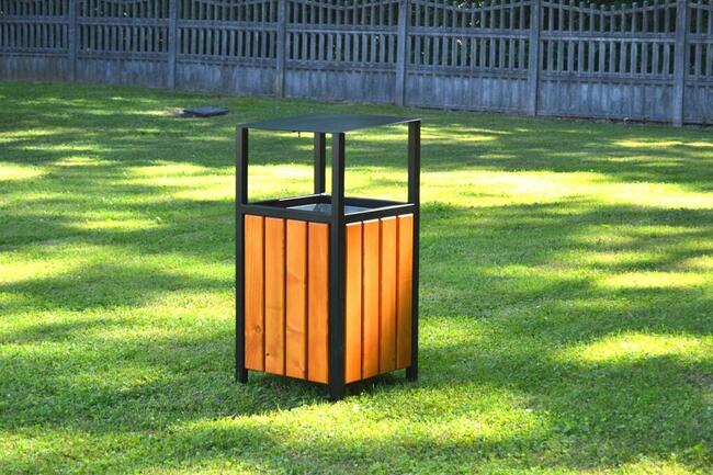 kosz uliczny na śmieci z daszkiem ogrodowy parkowy 65L W093