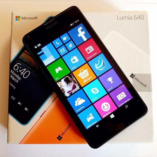 Smartfon NOKIA LUMIA 640 LTE 5 8GB Komplet sklepowy