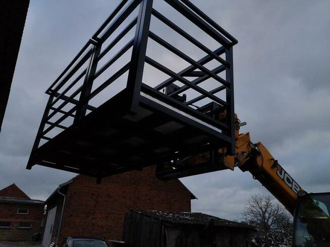 Kosz narzędziowy, prosty – podest do ładowarki lub koparki