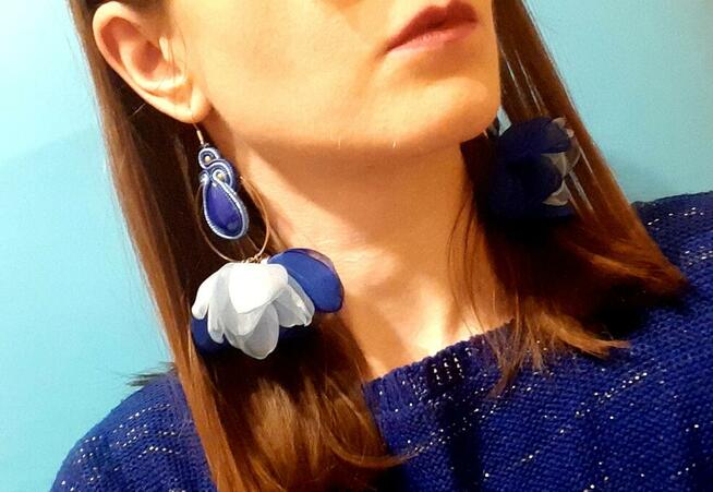 Błękitne kolczyki sutasz, niebieskie antyalergiczne, stal bo