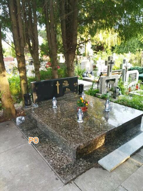 Sprzątanie , Mycie Nagrobków ( Opieka Nad Grobami)-Olsztyn