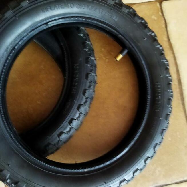 Opony 12 z dętkami.