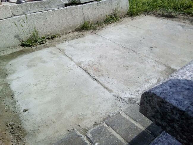 Odstąpię piwnicę dwu poziomową (pusta)