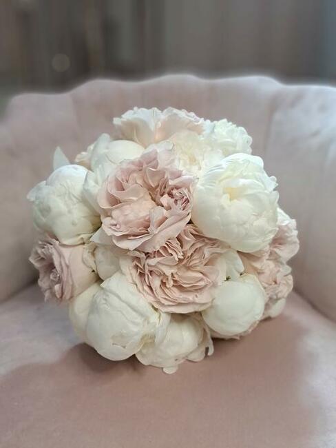 Bukiety ślubne z białych kwiatów