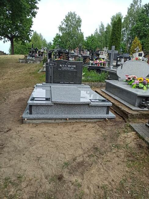 Pomniki nagrobki granitowe niska cena