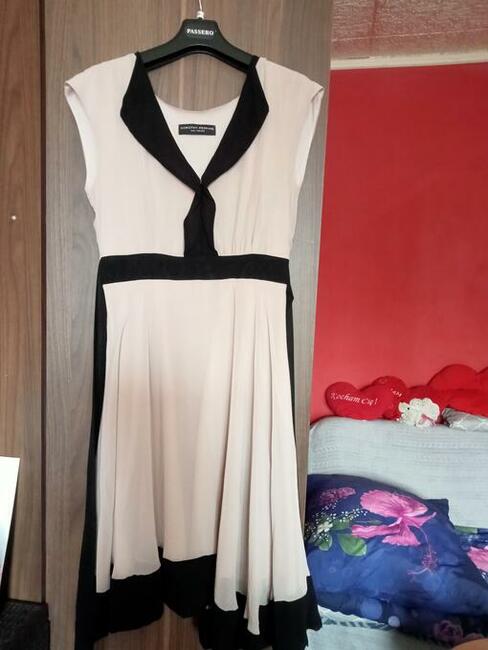 Sukienka kremowa z paskiem w talii