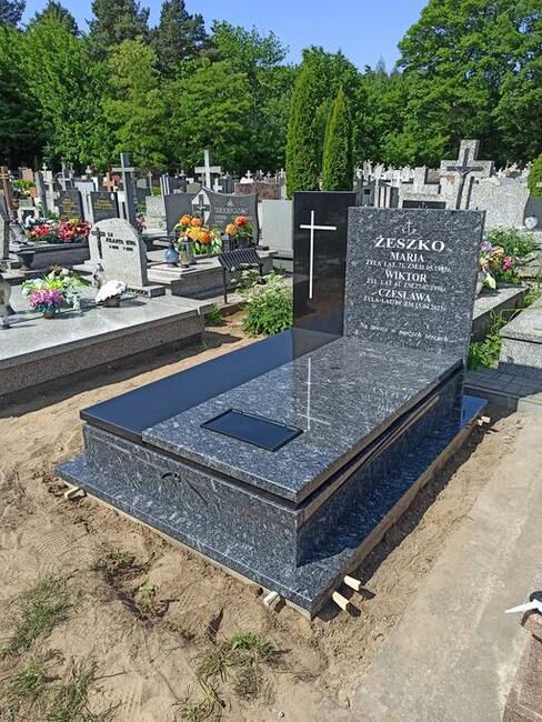 Pomniki nagrobki granitowe niska cena