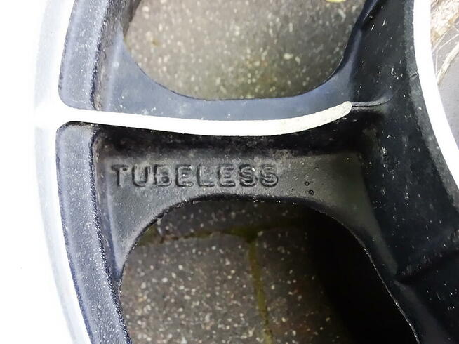 Felga tylnego koła Kawasaki Z 1100 ST KZT10A 81-83 + opona M