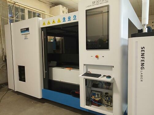 Operator lasera CNC