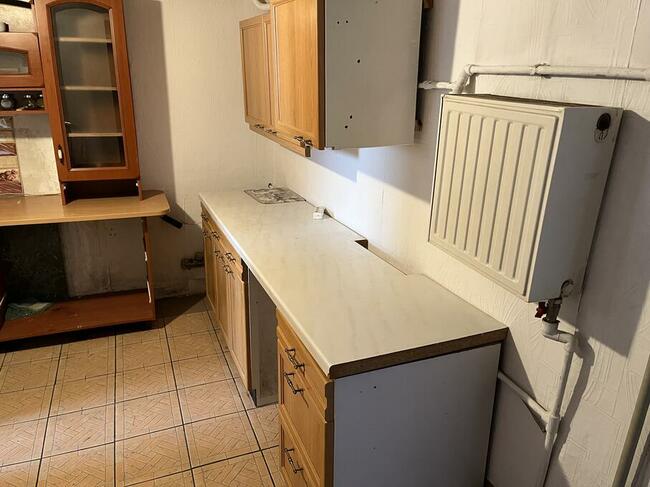 Kawalerka 900zł (Emeryci - 27% = 657zł) 657zł