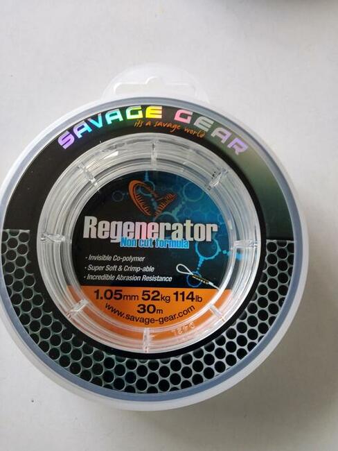 Gruby fluorocarbon na przypony Savage Gear Regenerator