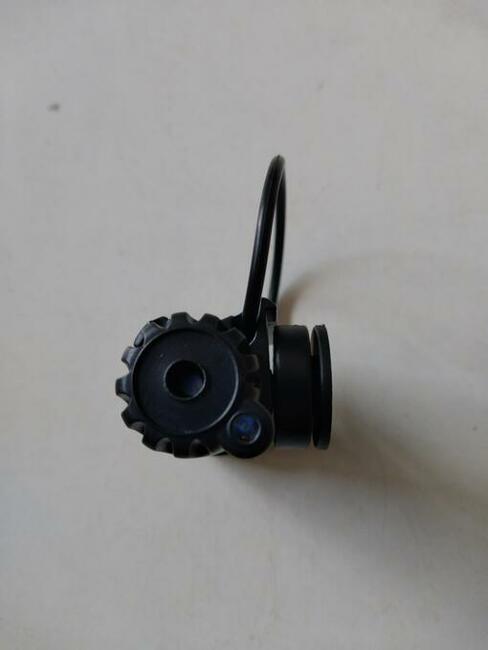 Elektroniczny sygnalizator brań podczepiany do wędki