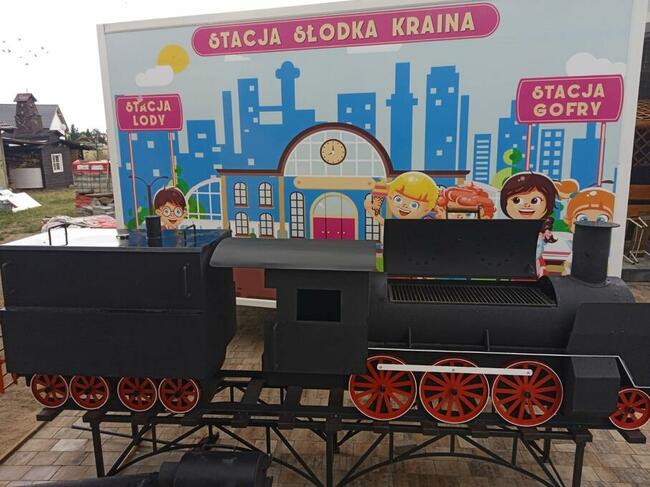 Przyczepa gastronomiczna wyposażona + grill i wędzarnia