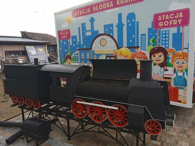 Przyczepa gastronomiczna wyposażona + grill i wędzarnia