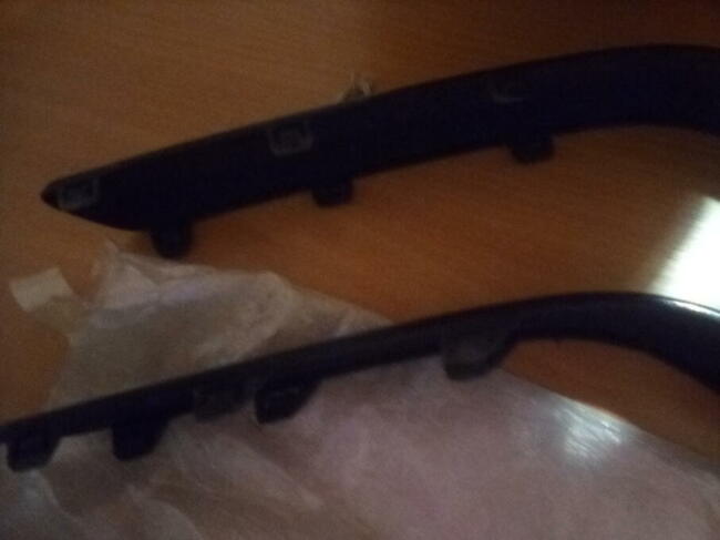 Volvo S60 rok 2006 listwy zderzaka TYŁ!! czarne stan bdb