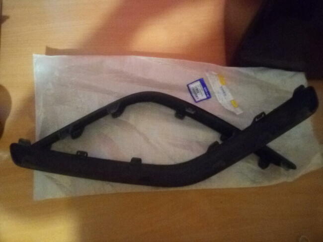 Volvo S60 rok 2006 listwy zderzaka TYŁ!! czarne stan bdb