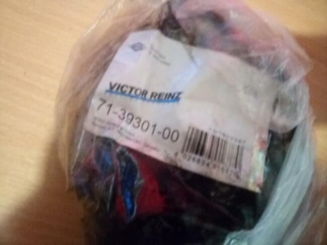 Volvo S60 D5185KM uszczelka po pokrywę zaworowa Victor Reinz