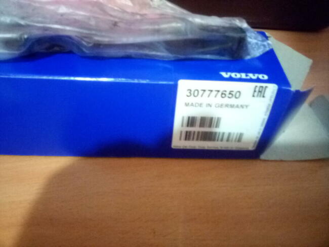 Volvo S60 D5 185KM rok 2006 po lifcie LISTWA SWIRLE CIEGNO