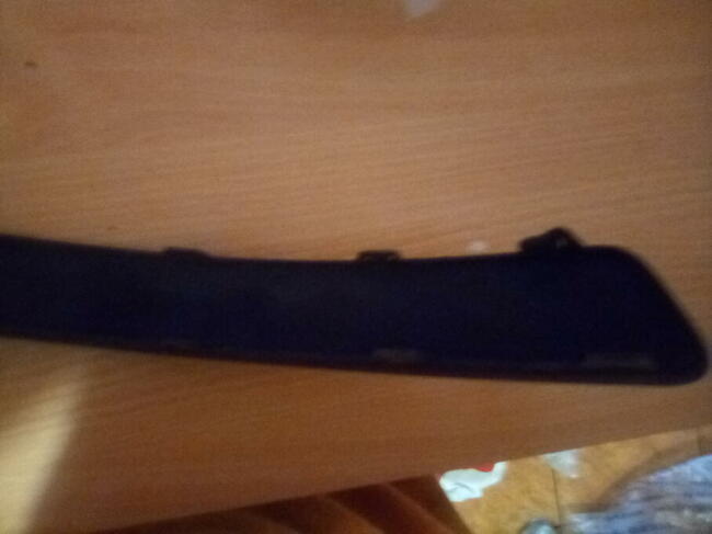 Volvo S60 rok 2006 listwy zderzaka przod stan bdb czarne